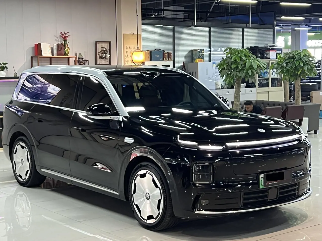 Leapmotor 2026 D 19 720 Zhizun Edition 6-seat Automatic Gear 3