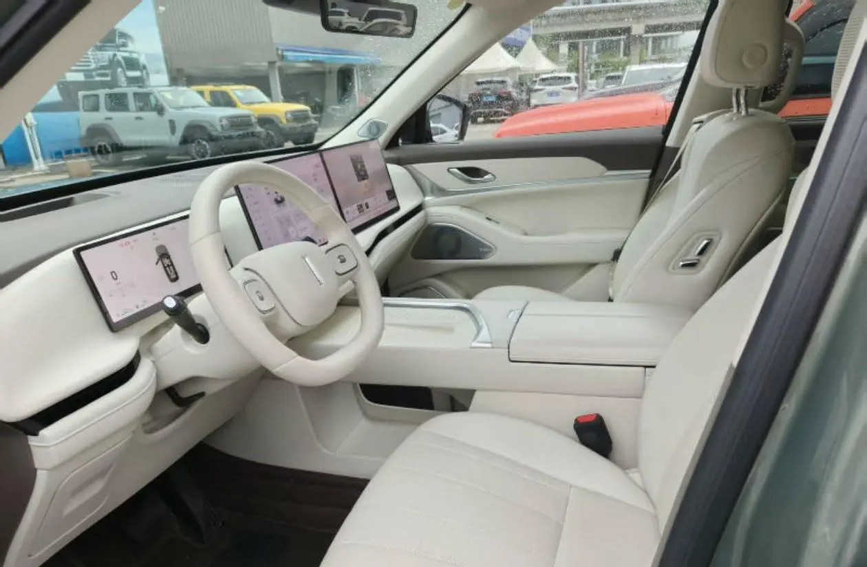 WEY 2026 Blue Mountain DHT 1.5T Intelligent Advanced Edition Four-wheel Drive Max Automatic Gear 2