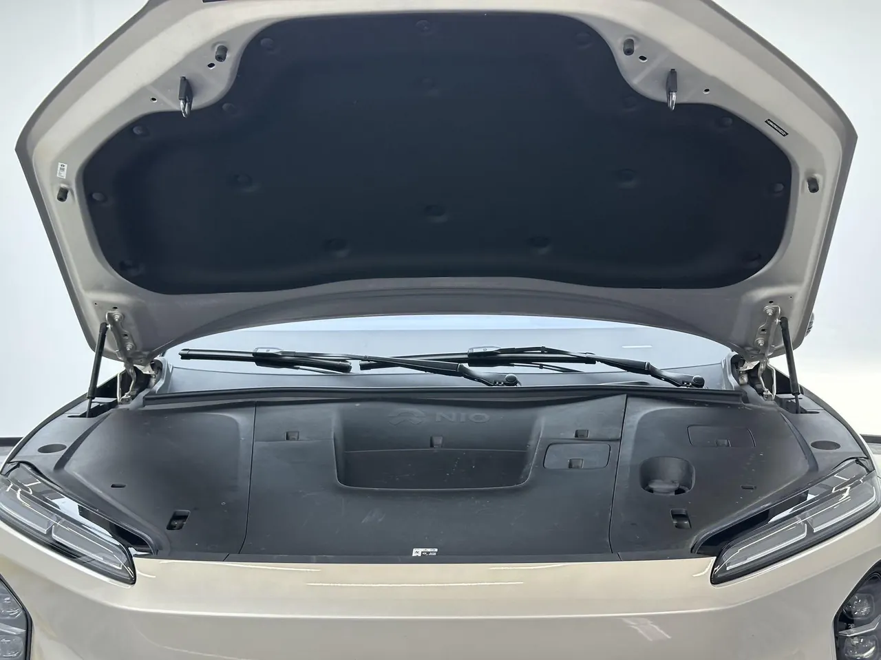 NIO 2025 ES6 75kWh automatic gear 9