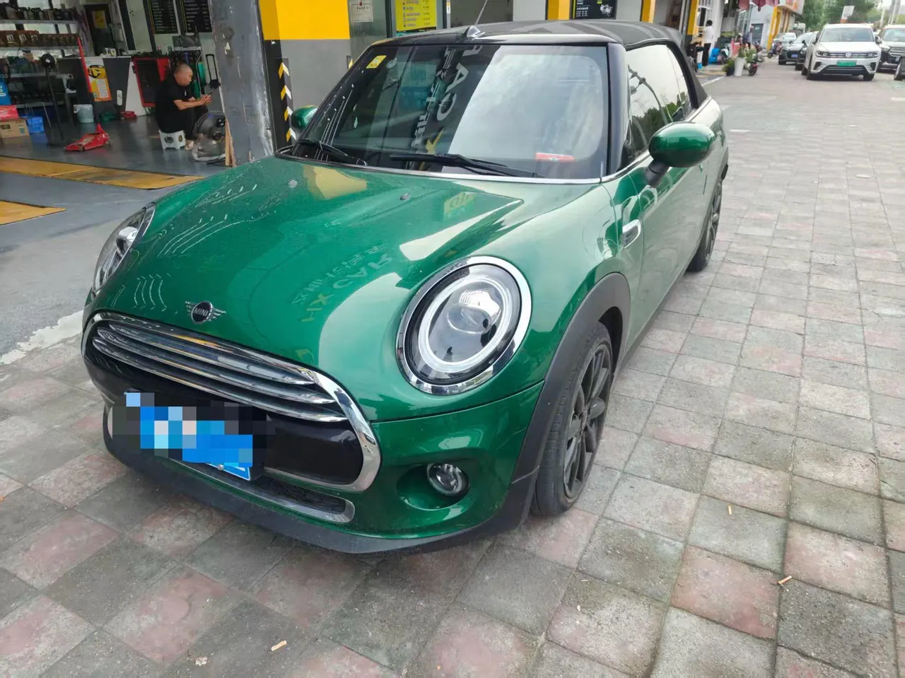 Открыть галерею: MINI Cabrio (Imported) 2021 Cooper Cabrio 1.5T Classic Automatic