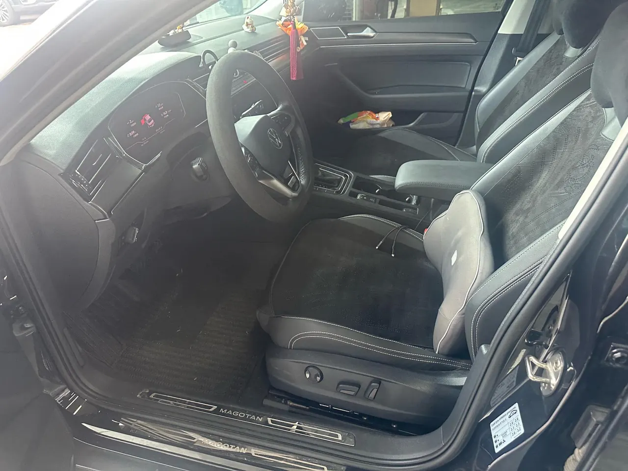 Volkswagen 2020 Magotan 2.0TSI 330TSI luxury automatic transmission 3