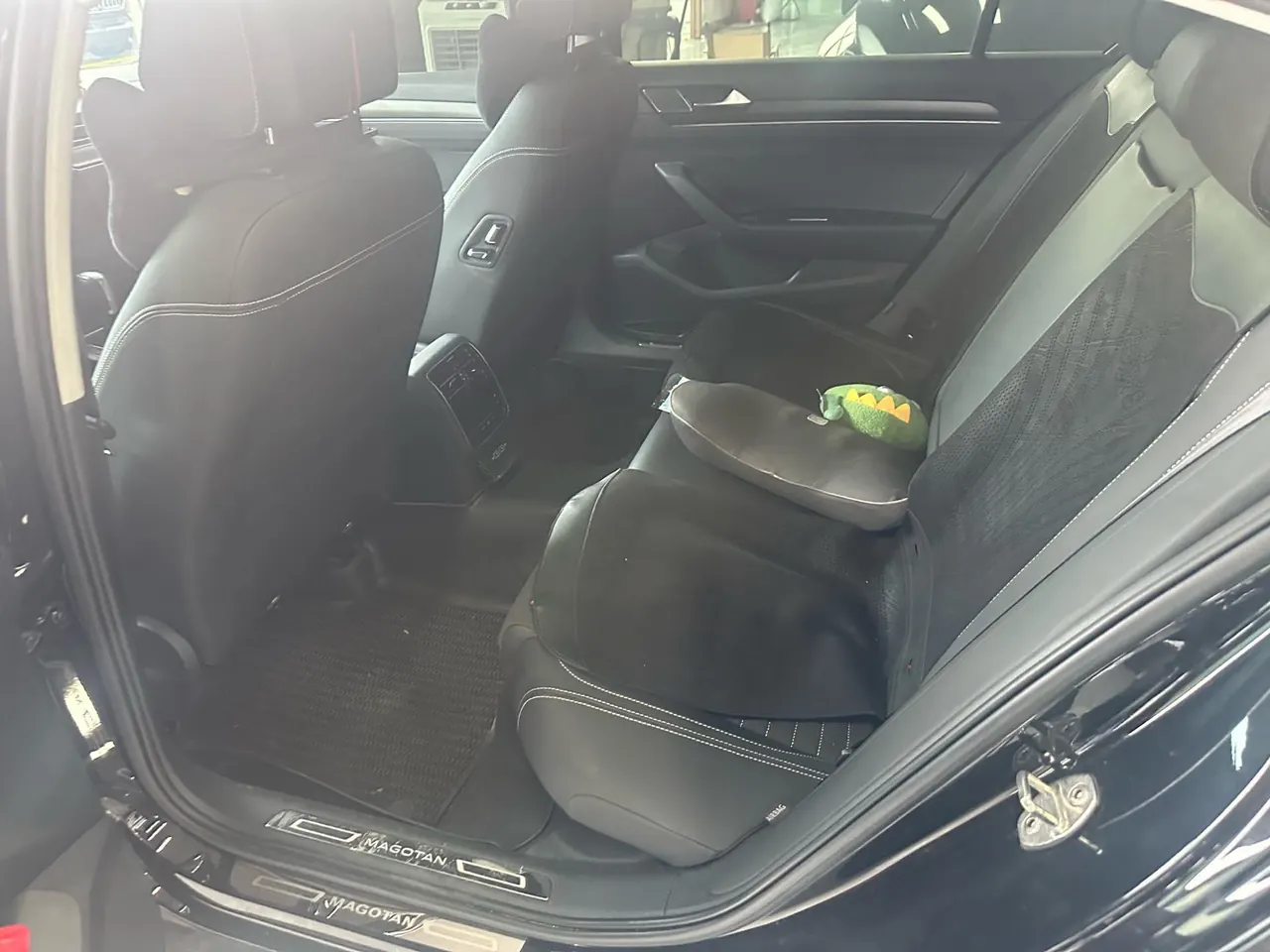 Volkswagen 2020 Magotan 2.0TSI 330TSI luxury automatic transmission 4