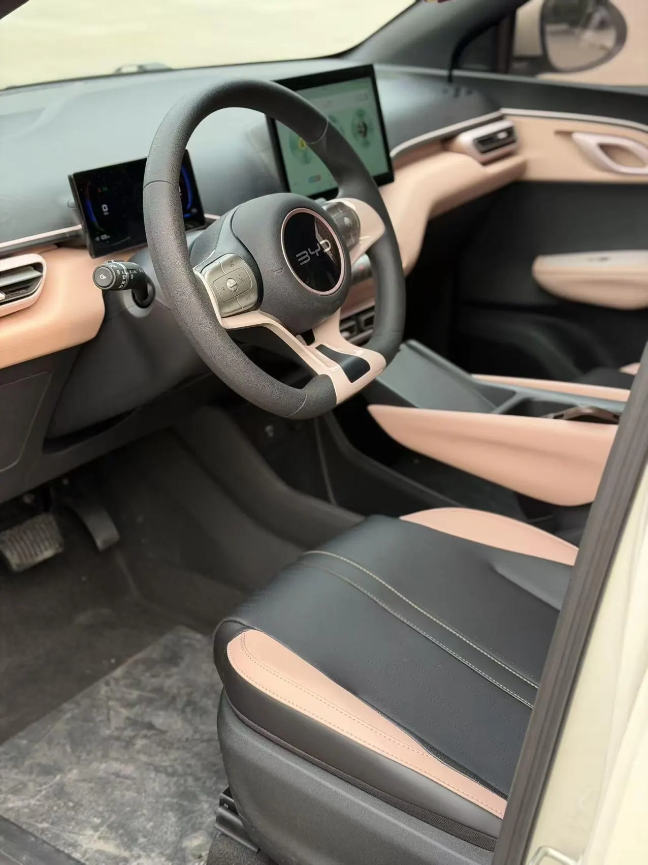 BYD 2024 Seagull Glory Edition 305km Vital Edition Automatic Gear 4