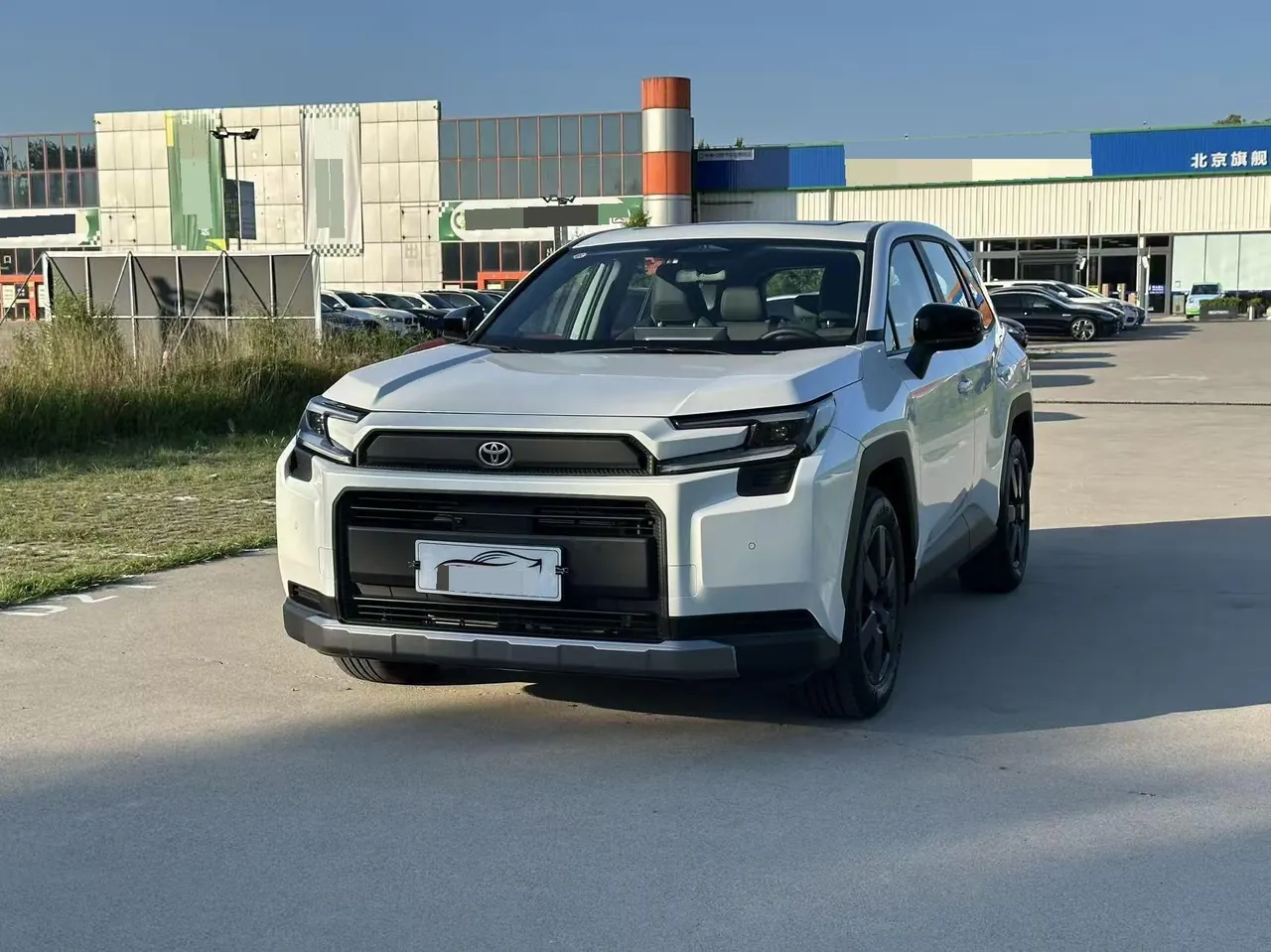 Toyota 2026 RAV4 Rongfang Double Engine 2.5 Stepless Four-wheel Drive Deluxe Automatic Gear - View 1