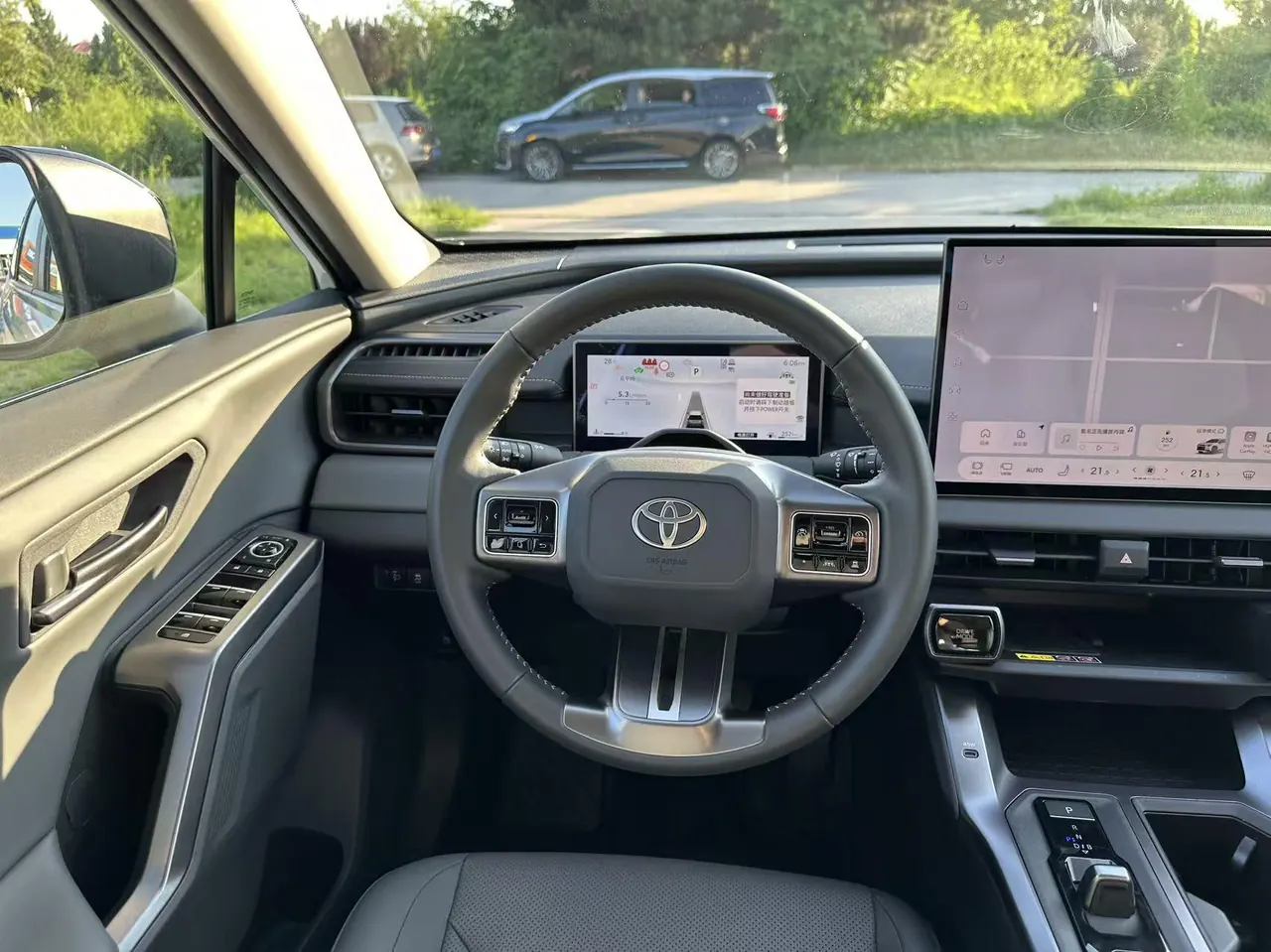 Toyota 2026 RAV4 Rongfang Double Engine 2.5 Stepless Four-wheel Drive Deluxe Automatic Gear 16