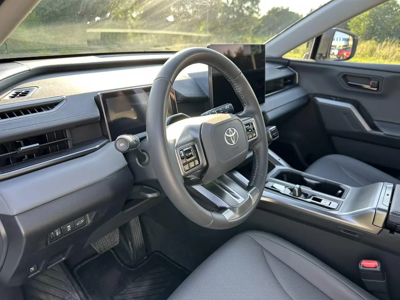 Toyota 2026 RAV4 Rongfang Double Engine 2.5 Stepless Four-wheel Drive Deluxe Automatic Gear 8