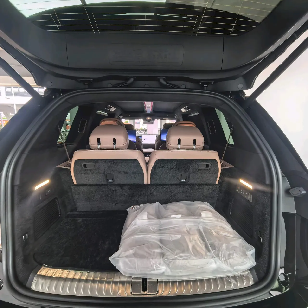 NIO 2026 ES 9 102kWh Executive Island Deluxe Automatic Gear 7