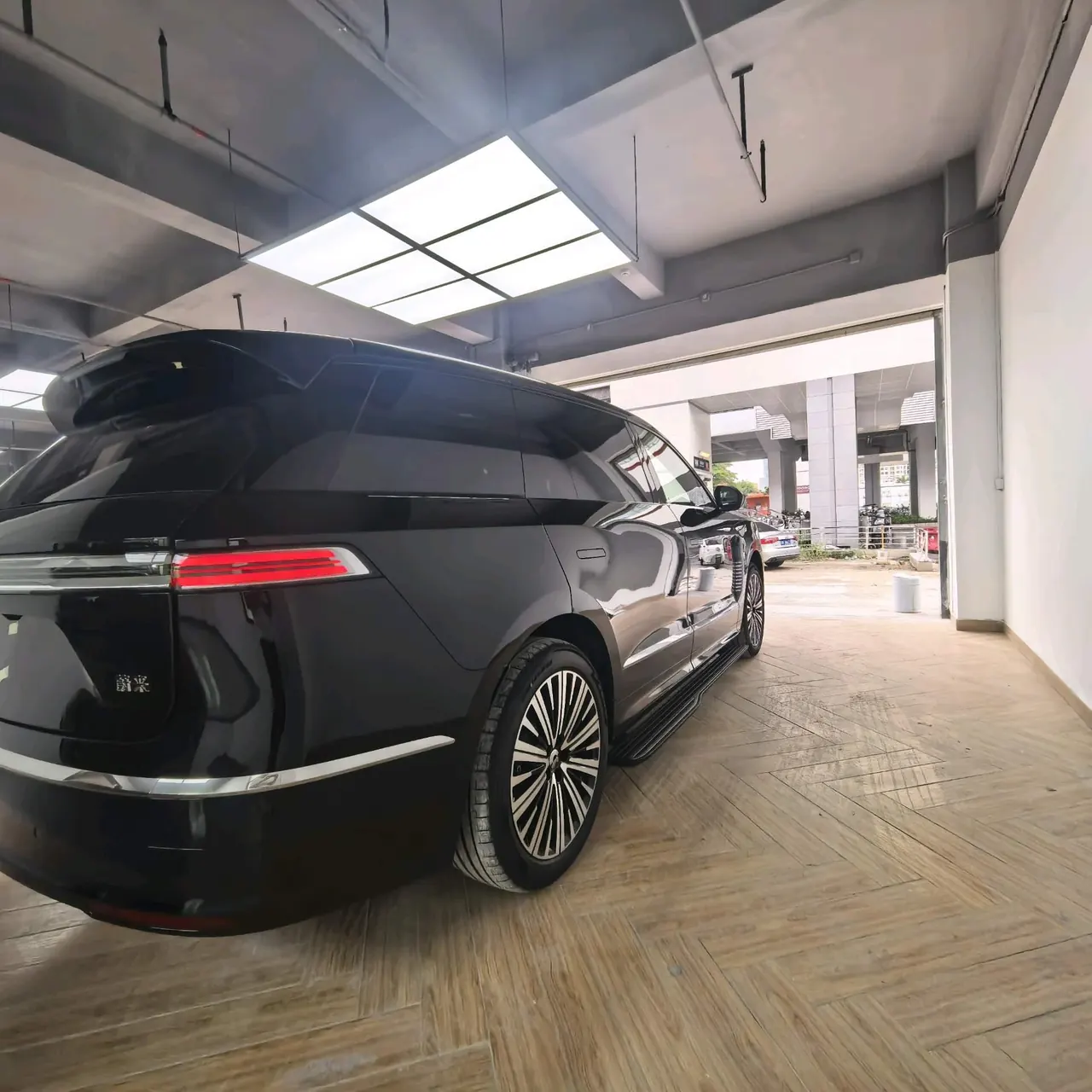 NIO 2026 ES 9 102kWh Executive Island Deluxe Automatic Gear 9