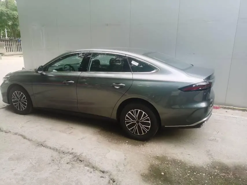 Geely 2026 Emgrand-sedan 1.5 stepless luxury automatic transmission 3