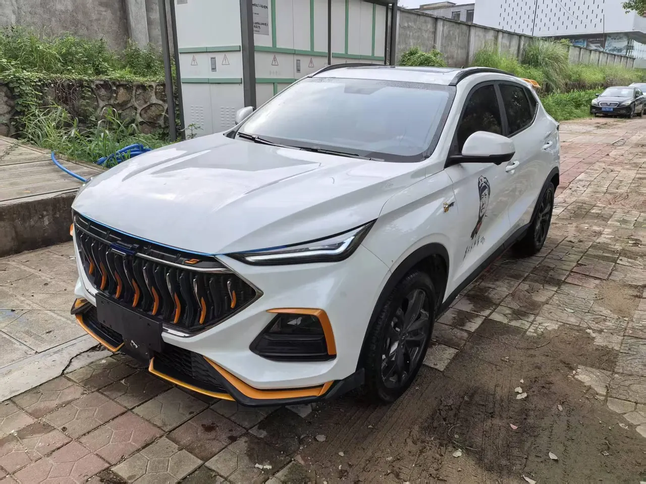Открыть галерею: Oshan 2022 X5 1.5T Sports Hurricane Sonic Automatic