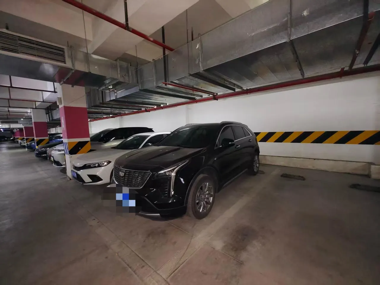 Открыть галерею: Cadillac 2021 XT4 2.0T 28T Two-Drive Leading Automatic Gear