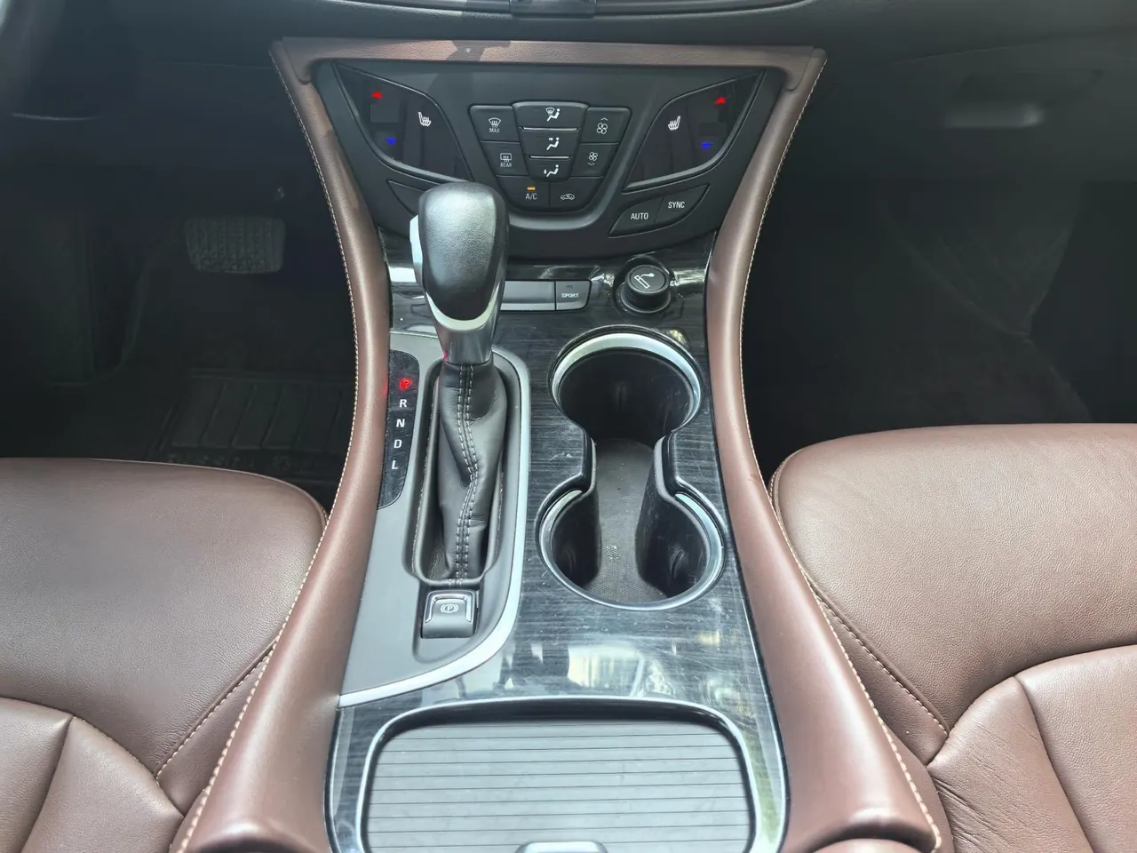 Buick 2020 Angkewei 2.0T 28T 4-wheel drive elite automatic gear 9