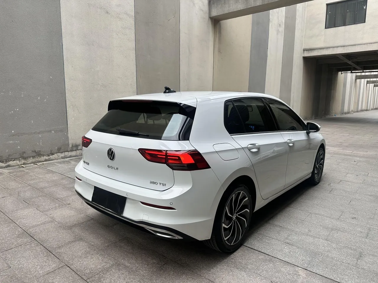 Volkswagen 2021 Golf 8 PRO 1.4TSI 280TSI Automatic 3