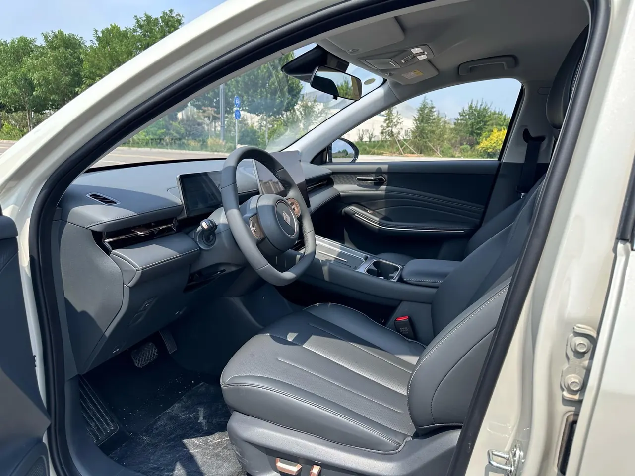 BaoJun 2026 Yunhai 500km Pure Electric Standard Edition Automatic Gear 8