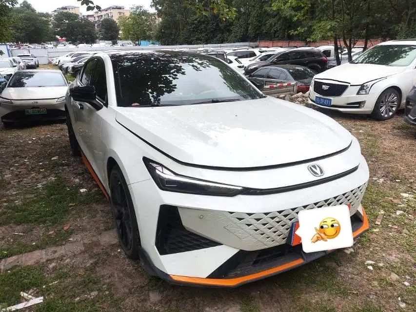 ChangAn 2024 UNI-V 1.5T Distinguished Sports Automatic 2