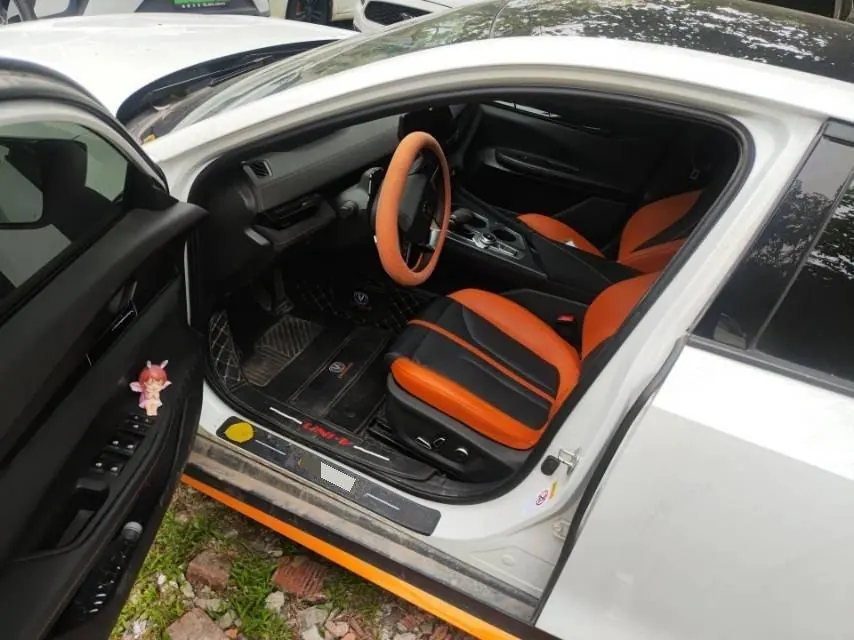 ChangAn 2024 UNI-V 1.5T Distinguished Sports Automatic 3