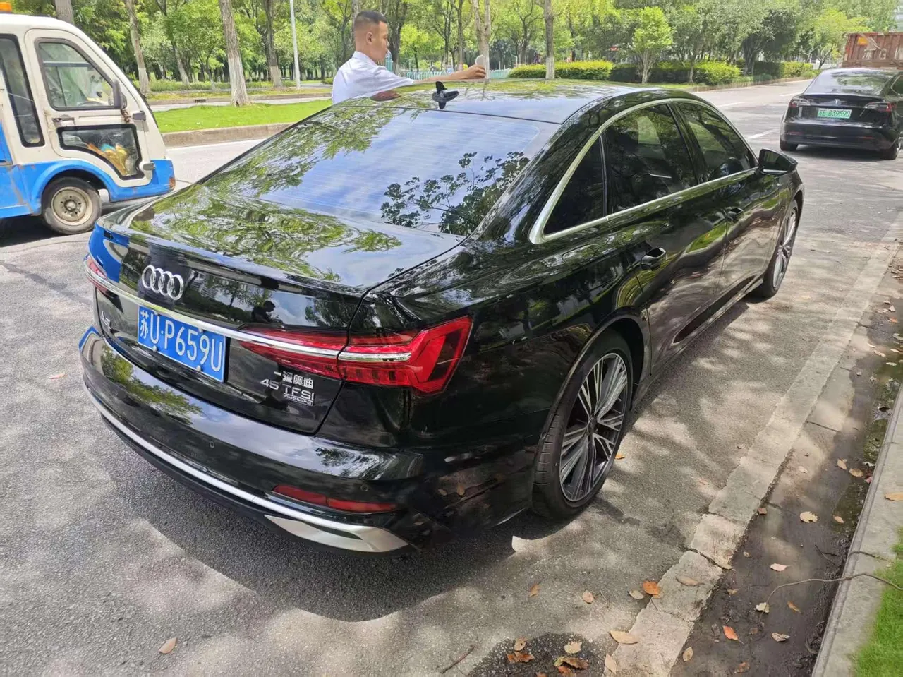 Audi 2023 A6L 2.0TFSI 45TFSI Quattro Selected Dynamic (Modified) Automatic Gear 3