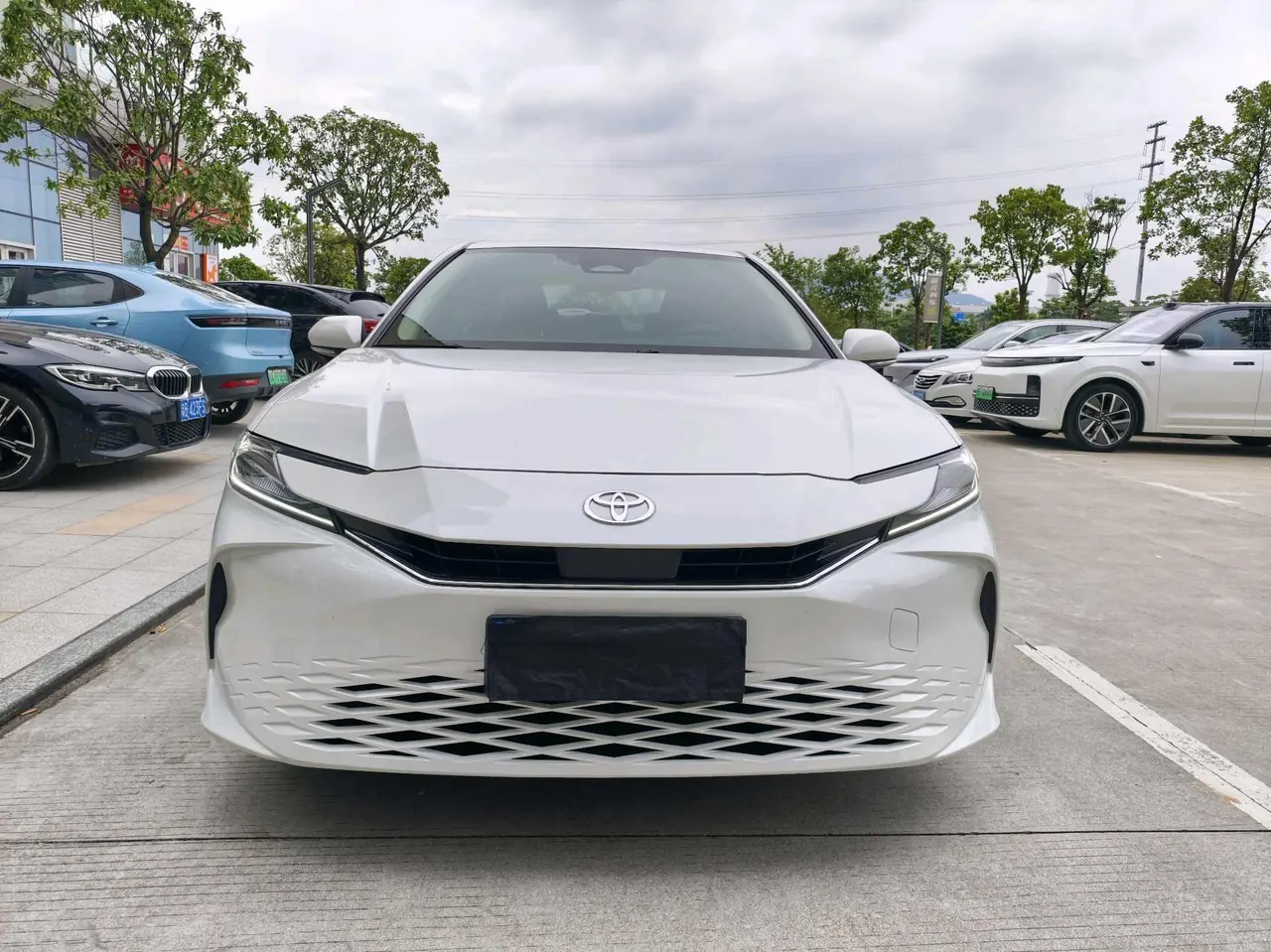 Toyota 2026 Camry Dual Engine 2.0HE Stepless Elite Automatic Gear 2