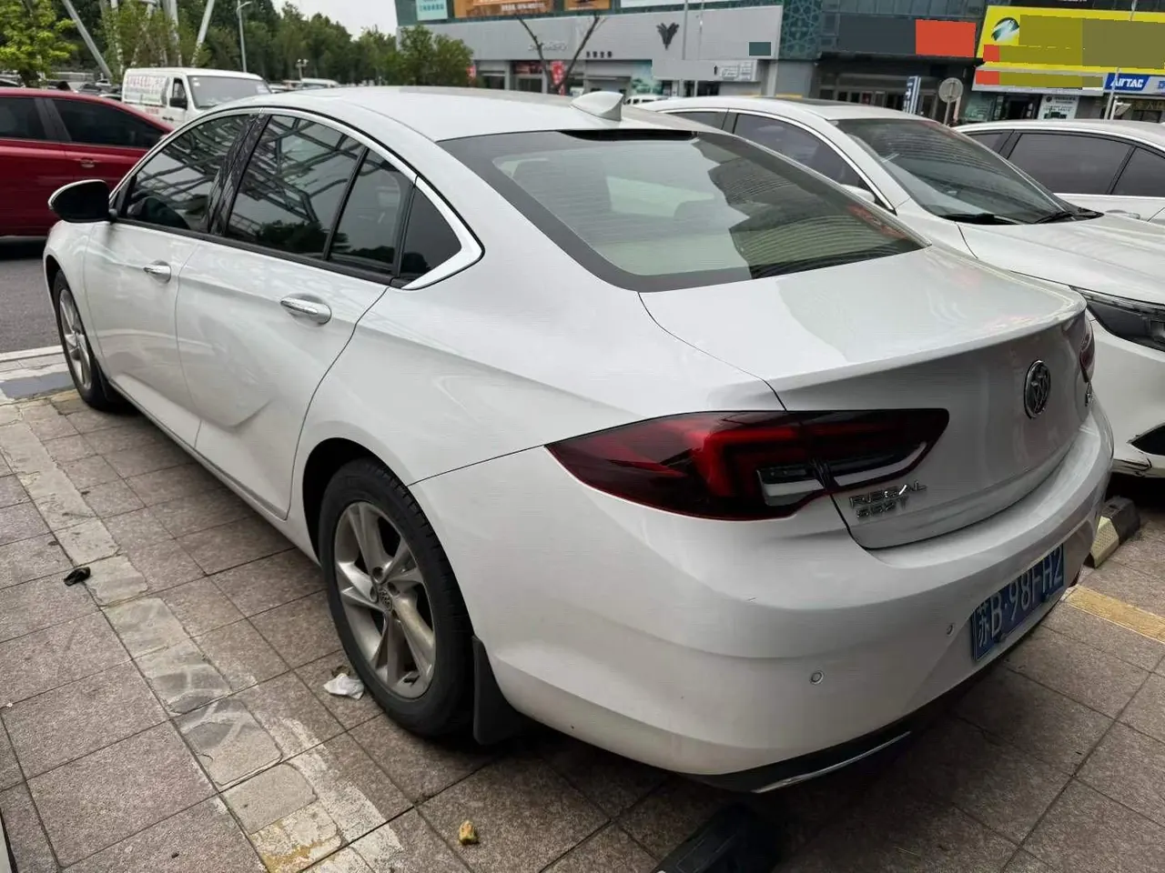 Buick 2020 Regal 1.5T 552T Elite Automatic Gear 2