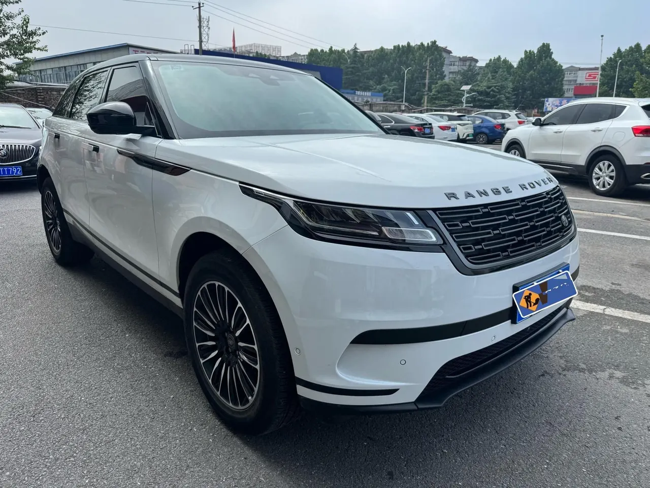 Land Rover Range Rover Star Pulse (Imported) 2024 Range Rover Star Pulse 2.0T S Automatic Gear 2