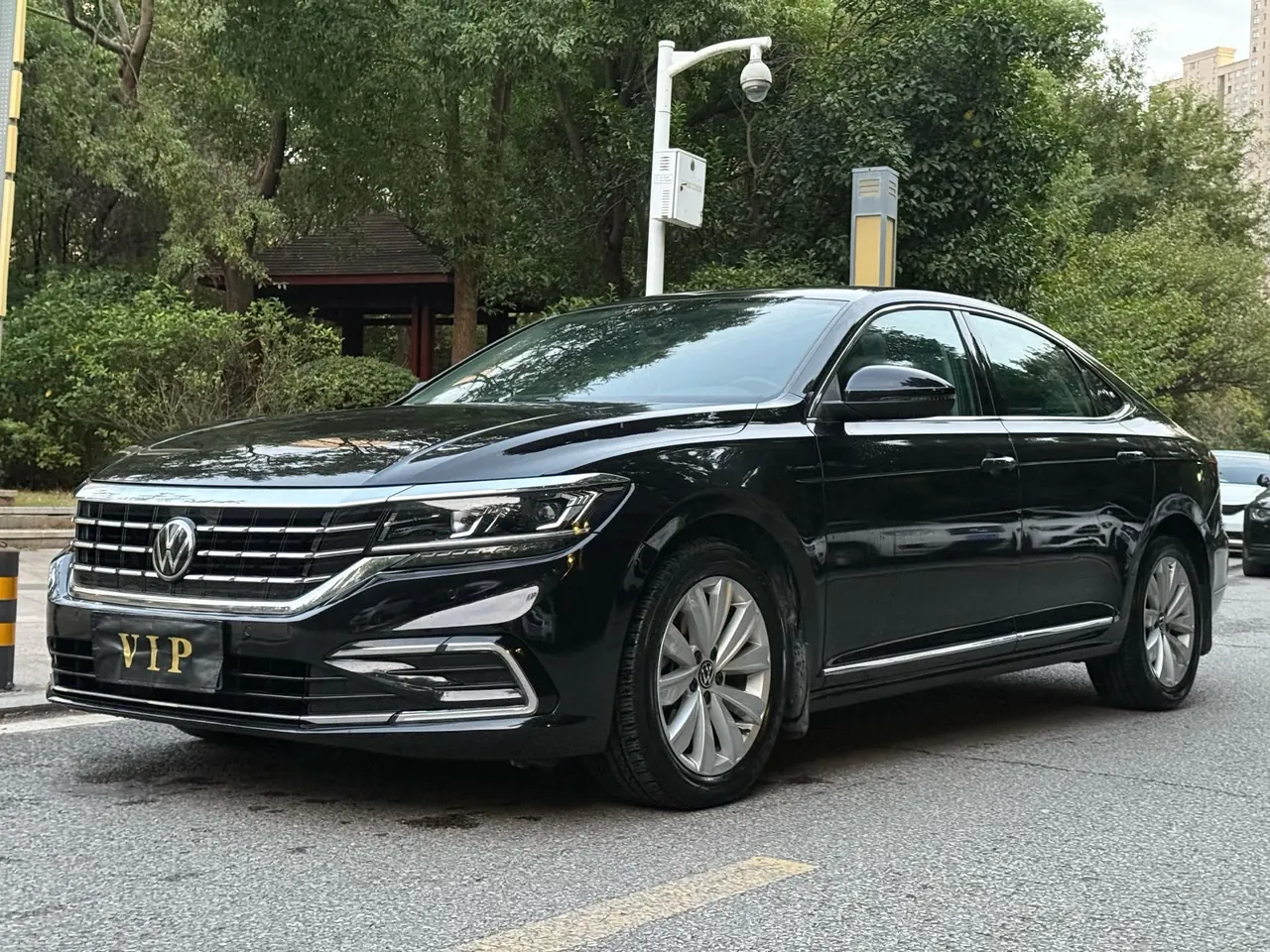 Открыть галерею: Volkswagen 2021 Passat 1.4TSI 280TSI Elite Edition Automatic