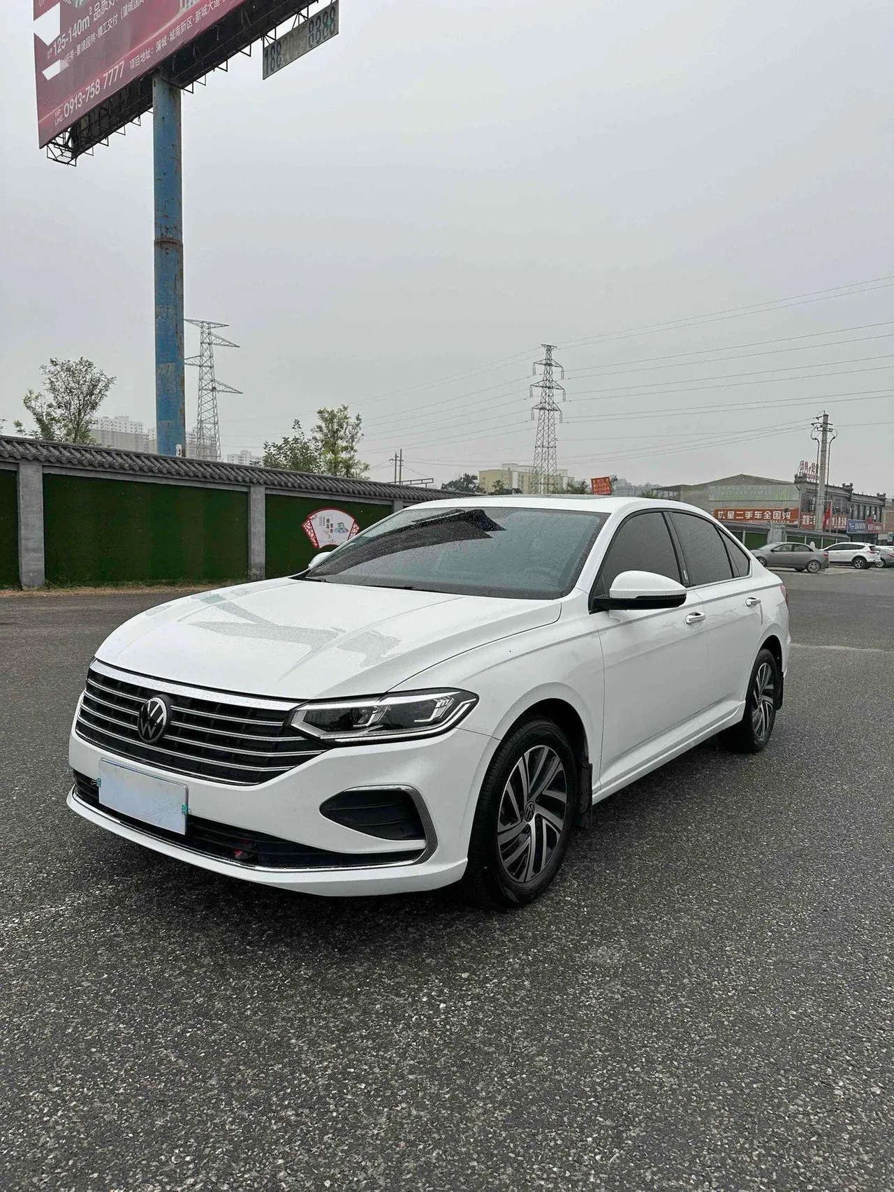 Volkswagen 2023 LaVida 1.5 5 Million Edition Automatic - View 1
