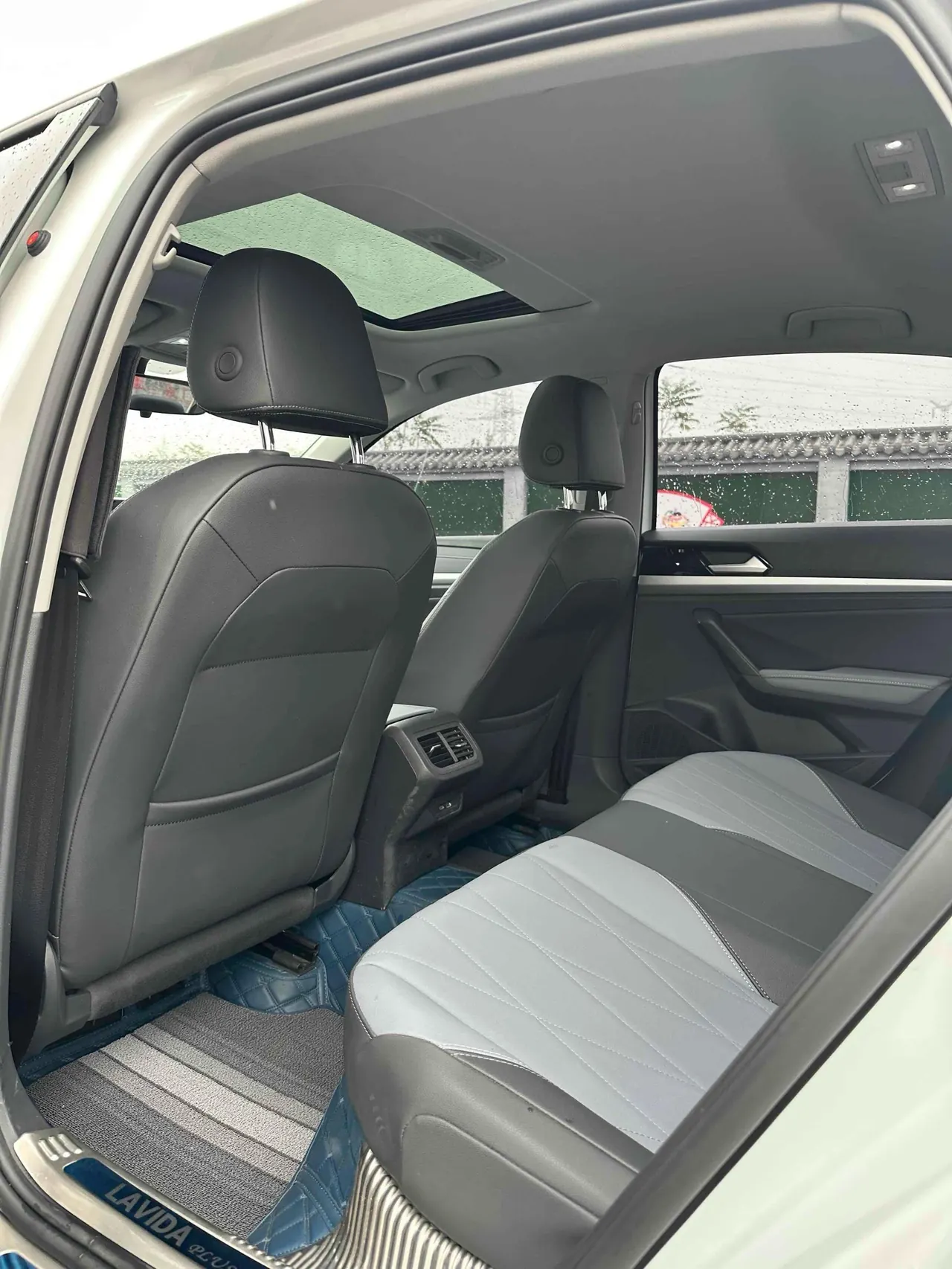 Volkswagen 2023 LaVida 1.5 5 Million Edition Automatic 5