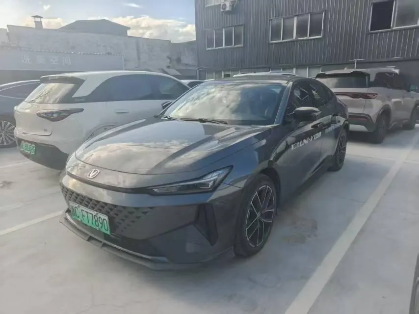 Open image lightbox: ChangAn 2024 UNI-V Smart Electric iDD 1.5 Stepless Blue Whale 136km Smart Auto