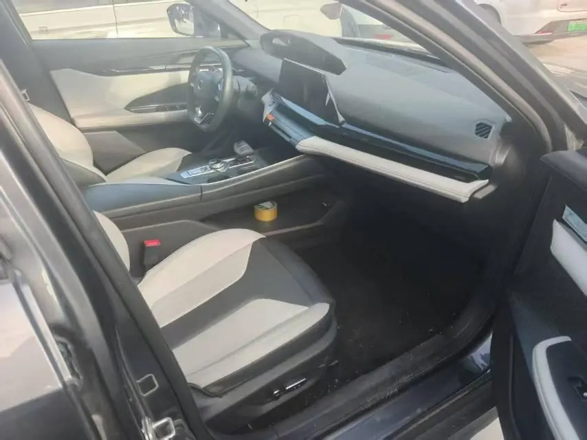 ChangAn 2024 UNI-V Smart Electric iDD 1.5 Stepless Blue Whale 136km Smart Auto 5