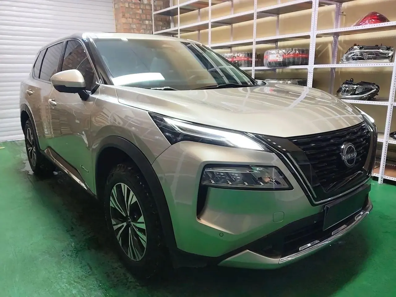Nissan 2023 Qijun e-POWER 1.5 Super Mixed Dual Motor Four-wheel Drive Deluxe Automatic Gear 3