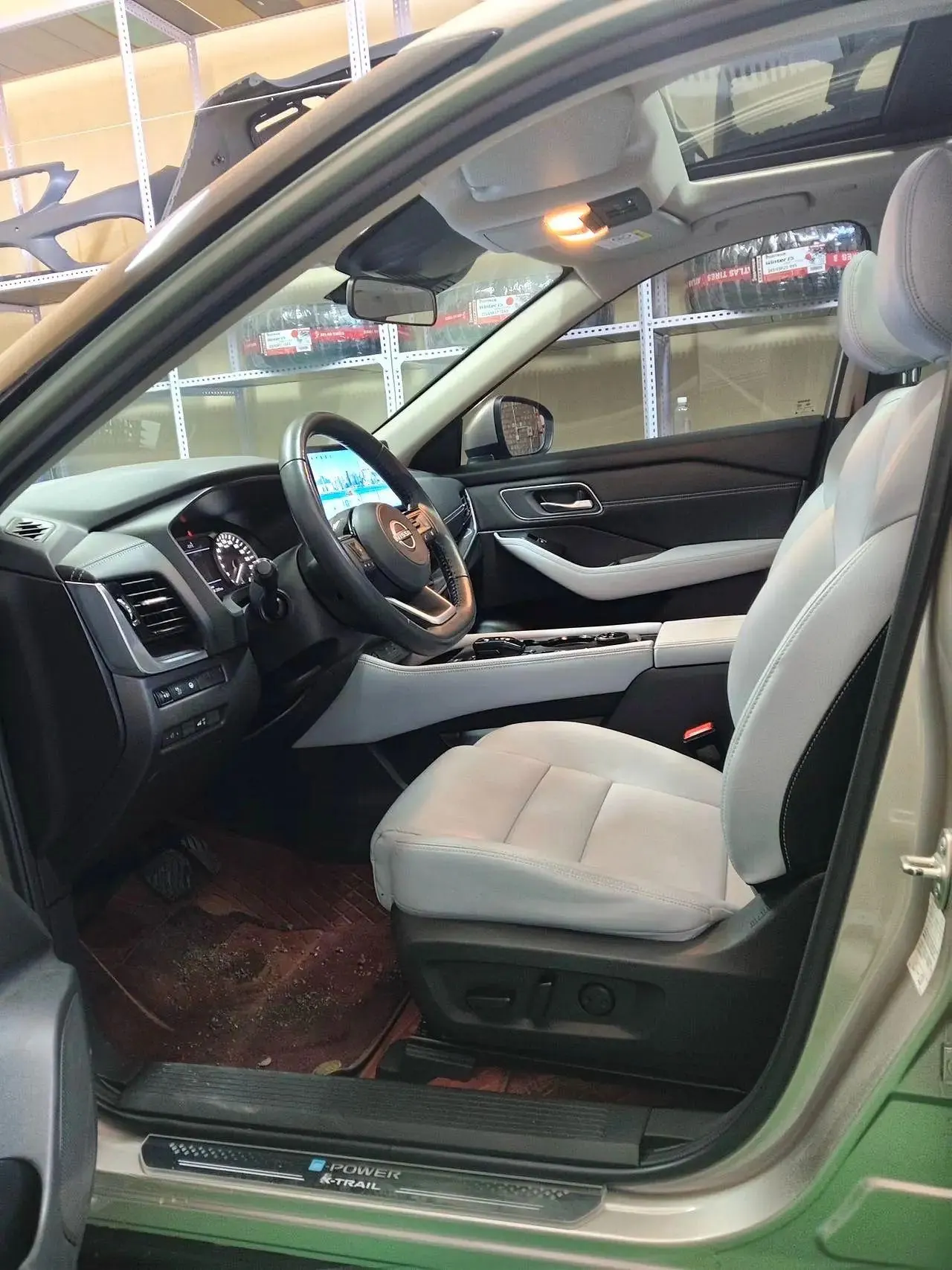 Nissan 2023 Qijun e-POWER 1.5 Super Mixed Dual Motor Four-wheel Drive Deluxe Automatic Gear 4
