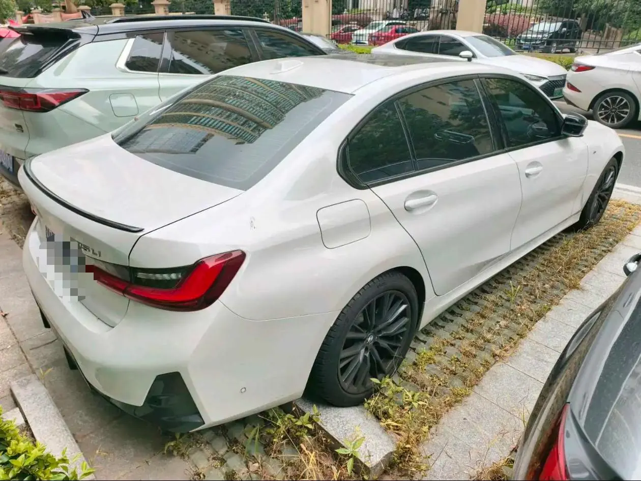 BMW 3 Series 2024 325Li 2.0T M Sports Obsidian Night Suit Automatic Gear 3