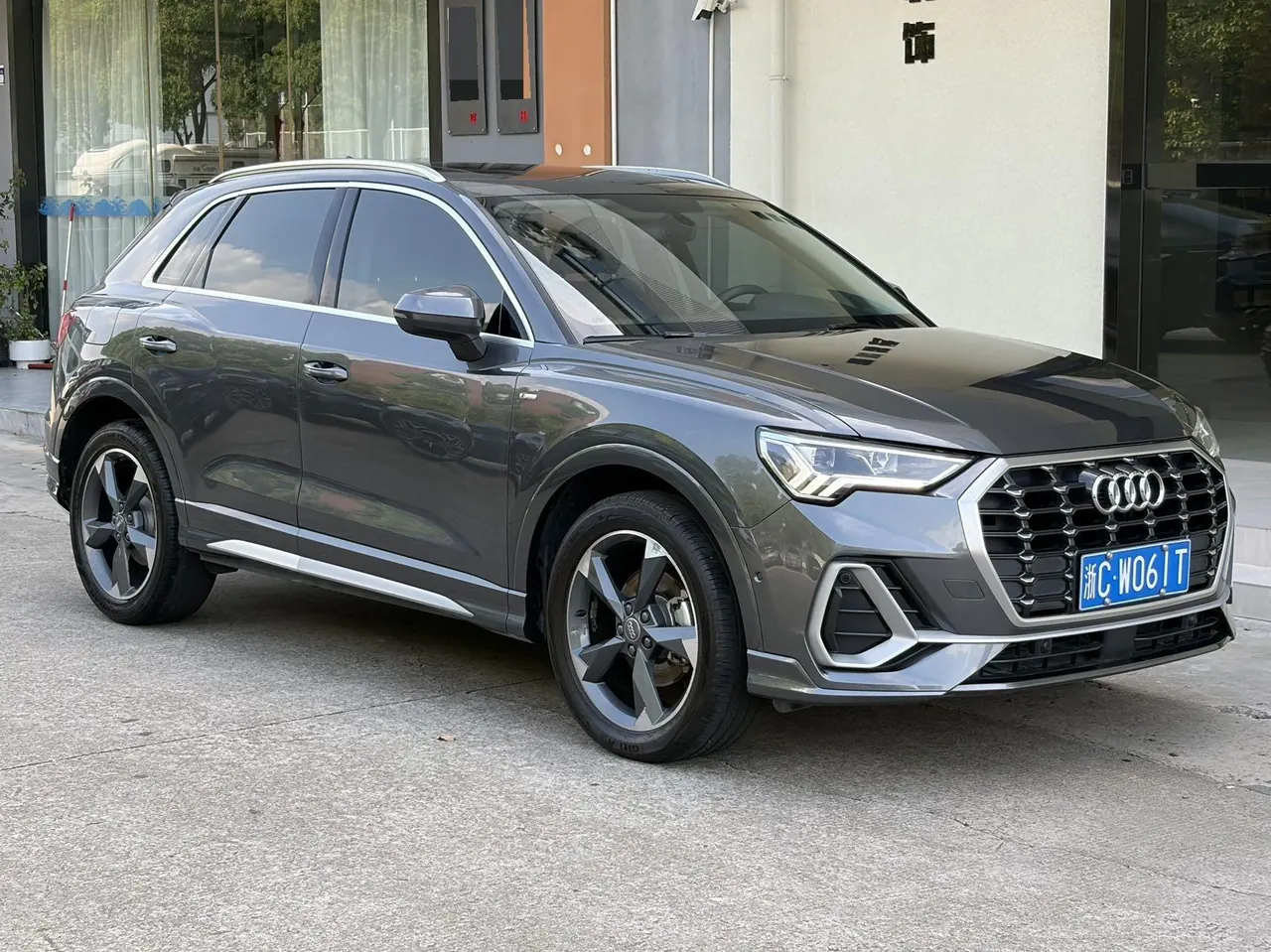 Audi 2021 Q3 1.4TFSI 35TFSI Fashion Dynamic Automatic 3