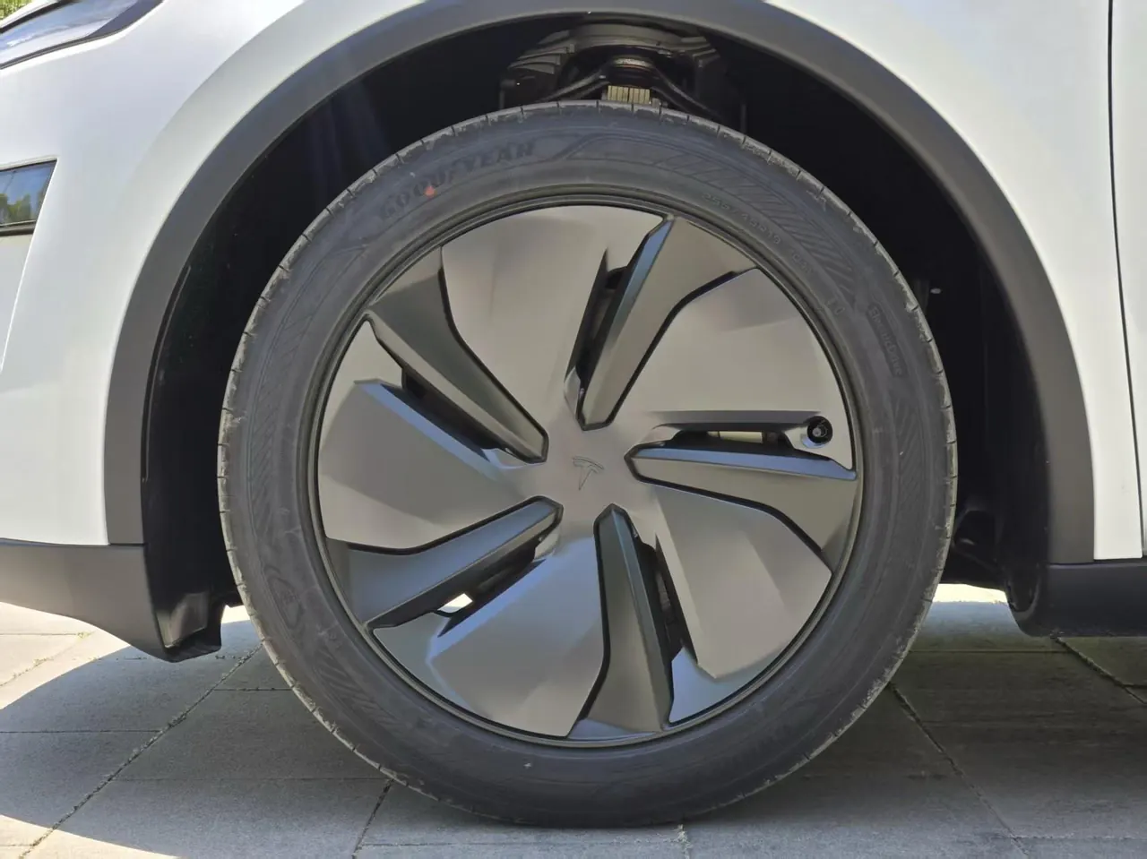Tesla 2026 Model Y Rear-Wheel-Drive Automatic 11