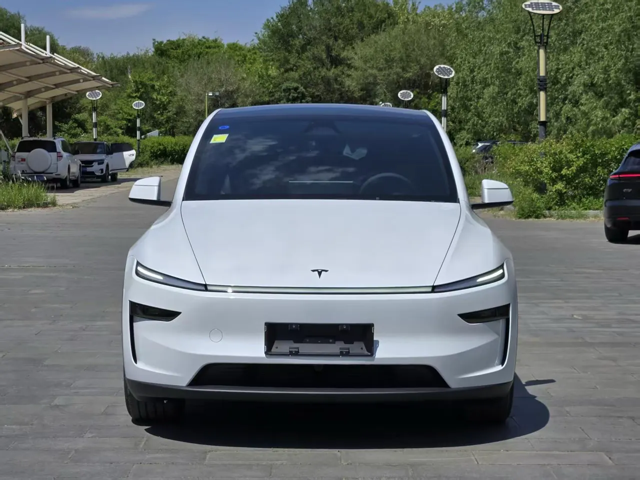 Tesla 2026 Model Y Rear-Wheel-Drive Automatic 2