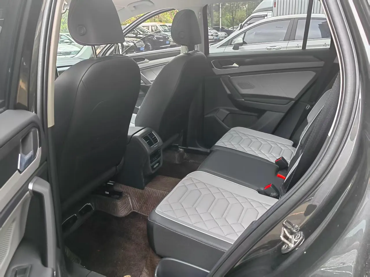 Volkswagen 2026 Tanyue 1.5TSI 300TSI 30 million Selected Automatic Gear 3