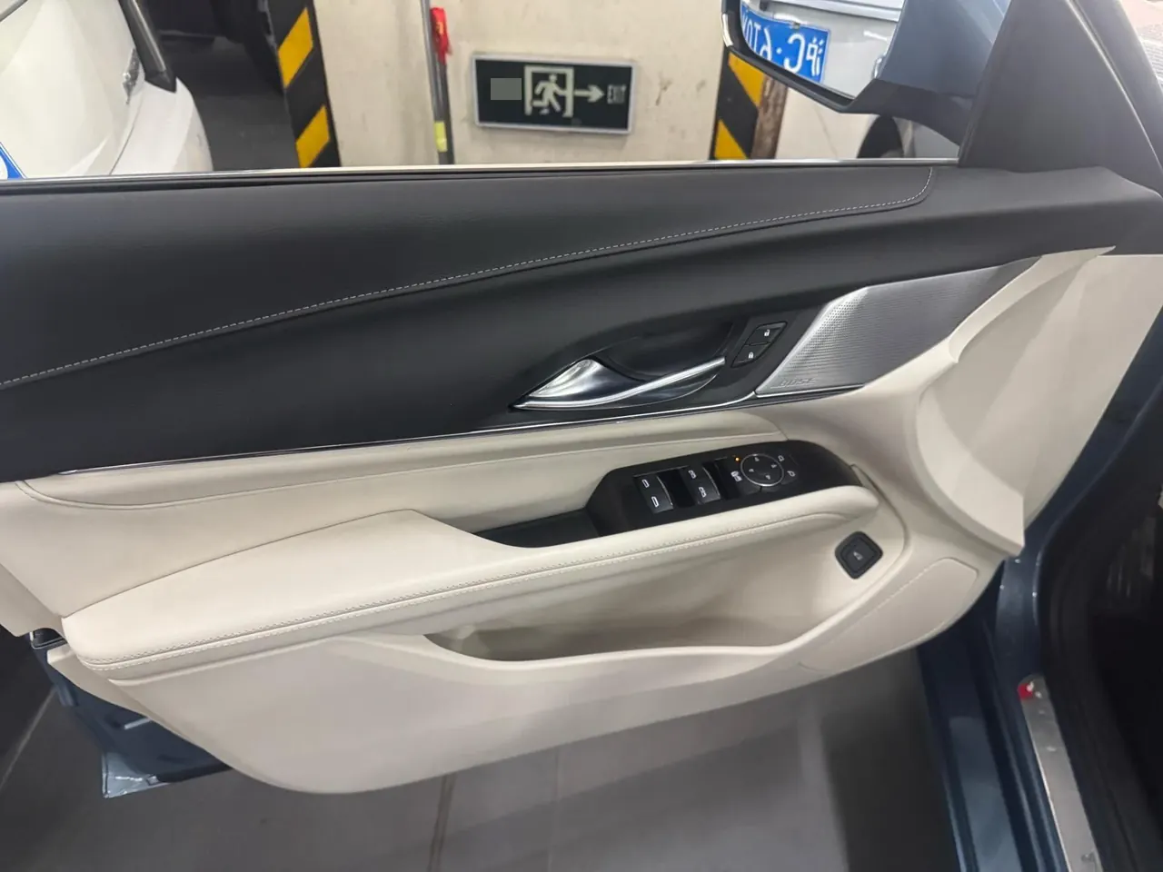 Cadillac 2023 CT4 1.5T 25T Luxury Automatic Gear 9
