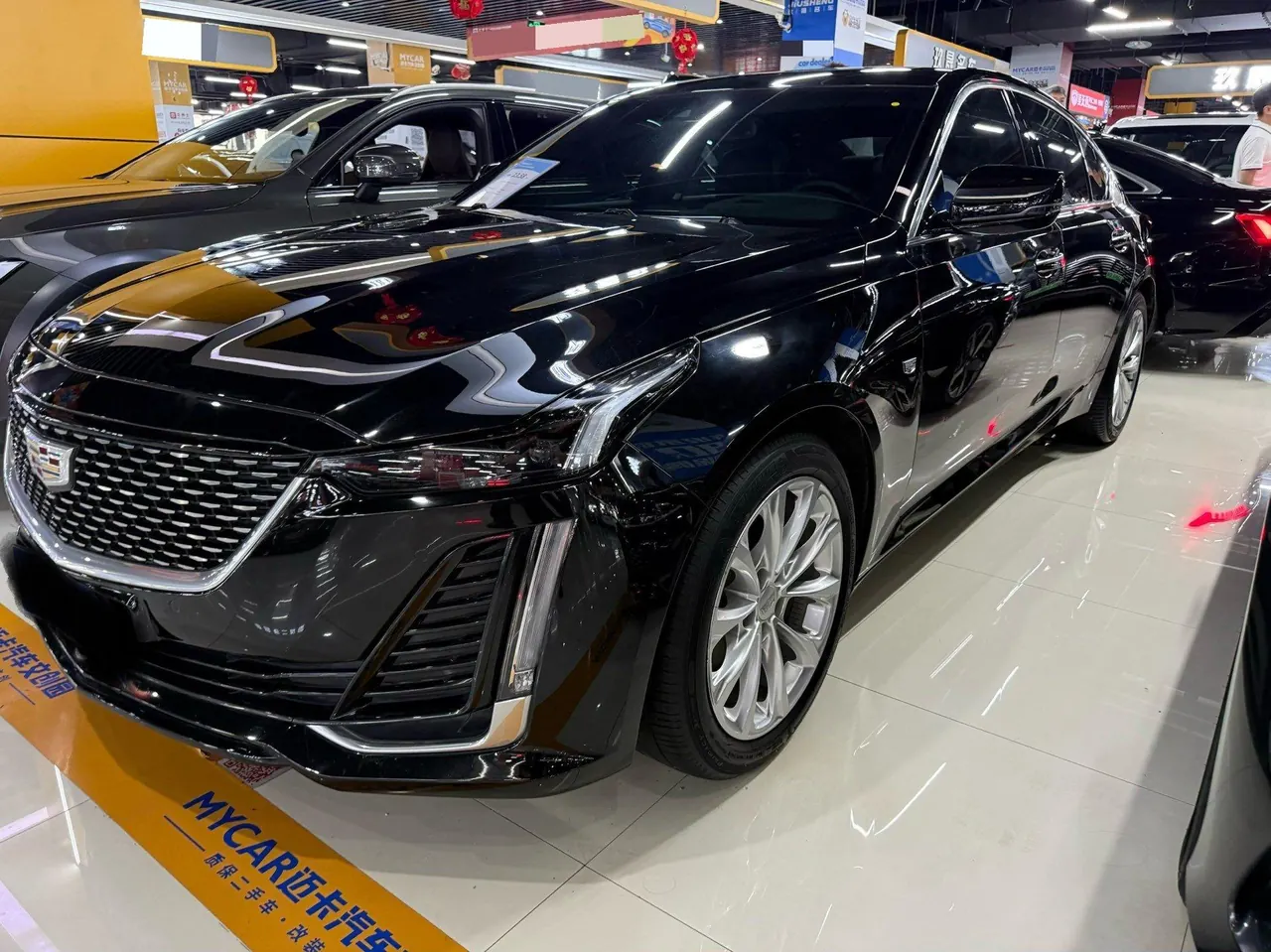 Открыть галерею: Cadillac 2023 CT5 2.0T 28T Luxury (Standard Edition) Automatic Gear