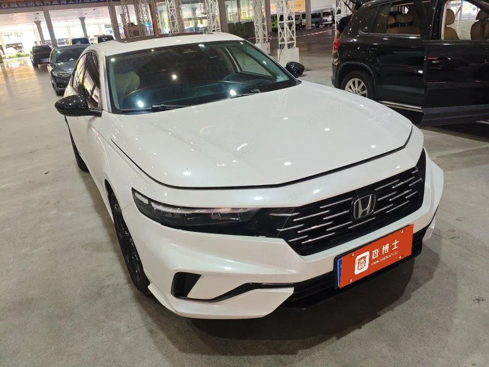 Honda 2025 11th Generation Accord 1.5T Stepless 260TURBO Sports Series Deluxe Automatic Gear 2