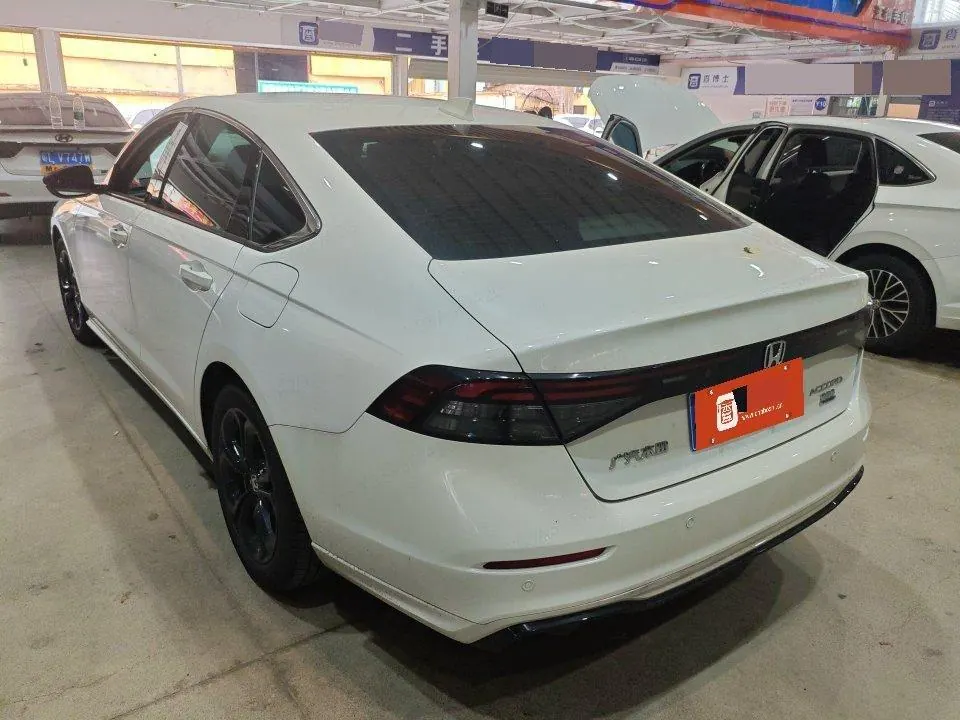 Honda 2025 11th Generation Accord 1.5T Stepless 260TURBO Sports Series Deluxe Automatic Gear 4