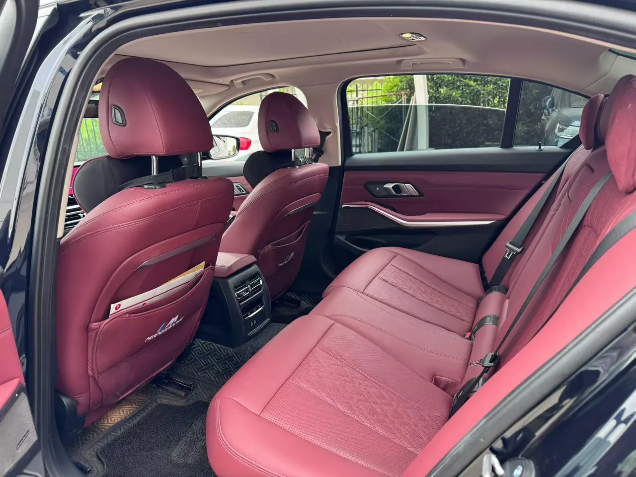 BMW 3 Series 2024 325Li 2.0T M Sports Obsidian Night Suit Automatic Gear 4