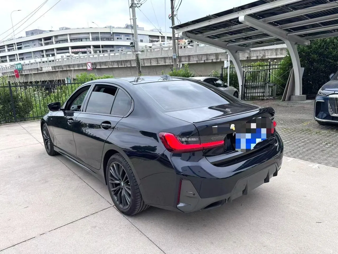 BMW 3 Series 2024 325Li 2.0T M Sports Obsidian Night Suit Automatic Gear 5