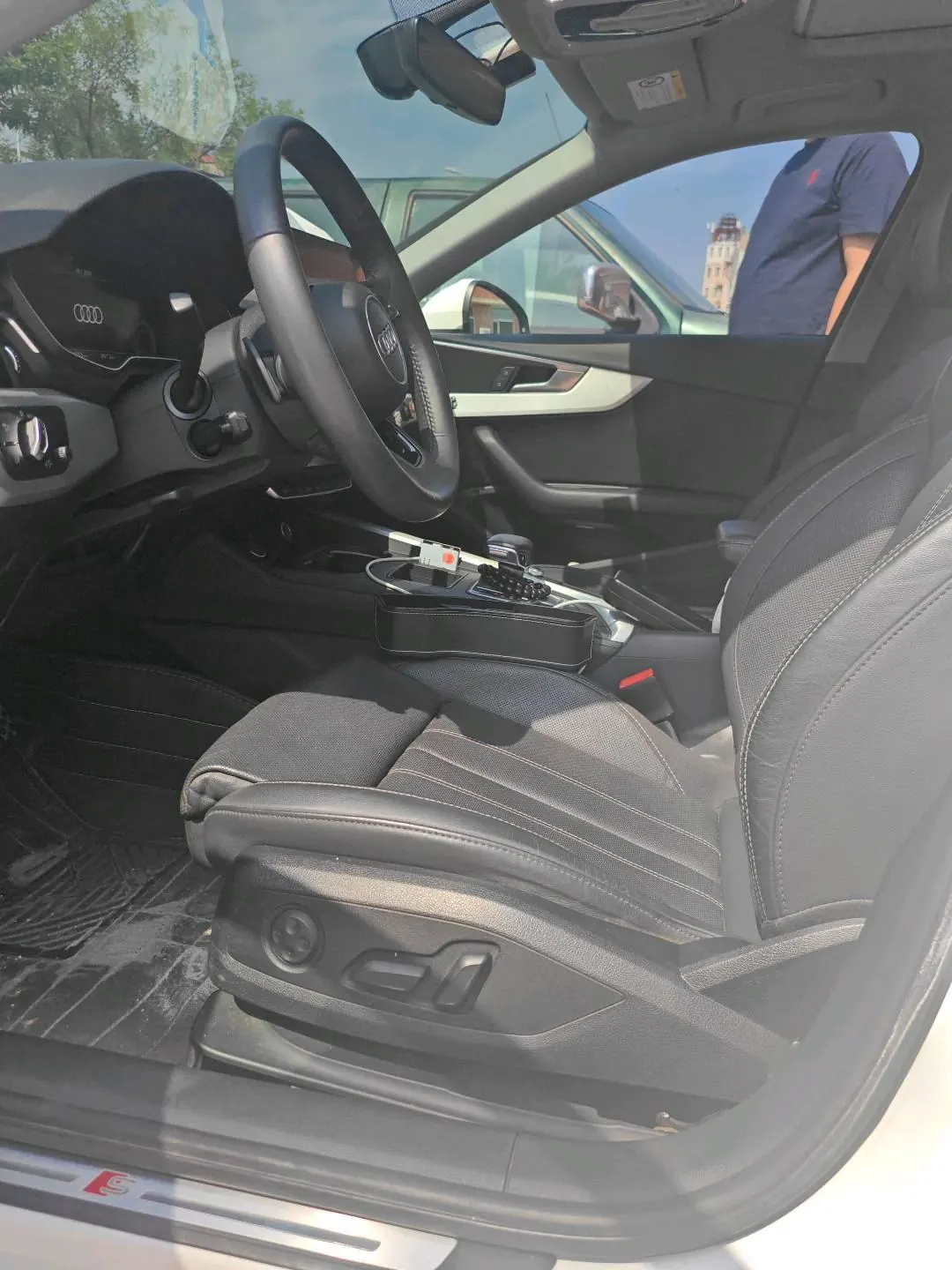 Audi 2020 A4L 2.0TFSI 40TFSI Deluxe Dynamic Automatic 6