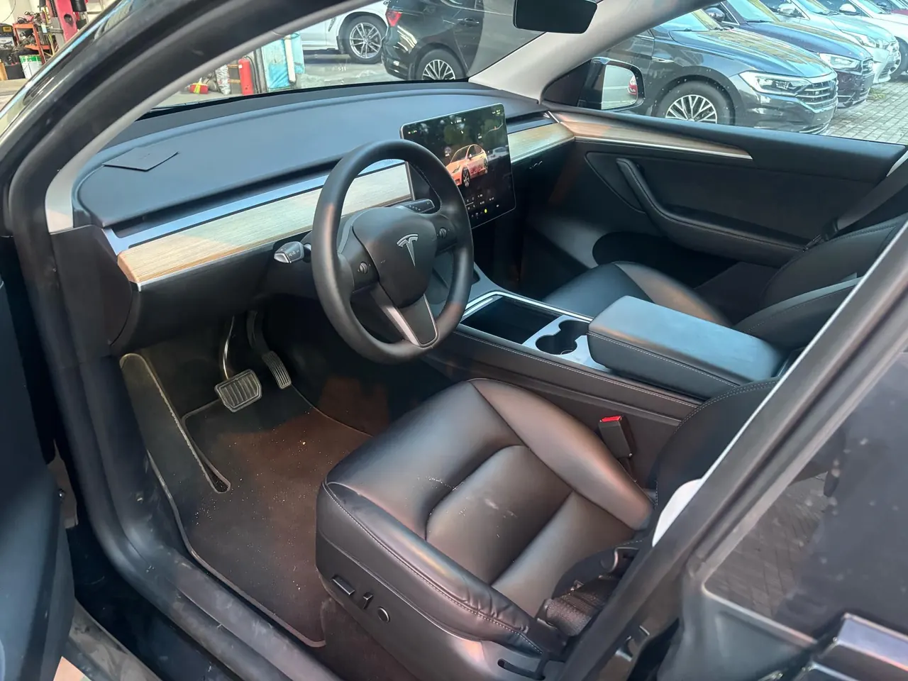 Tesla 2022 Model Y rear-wheel drive version (facelift) automatic gear 4