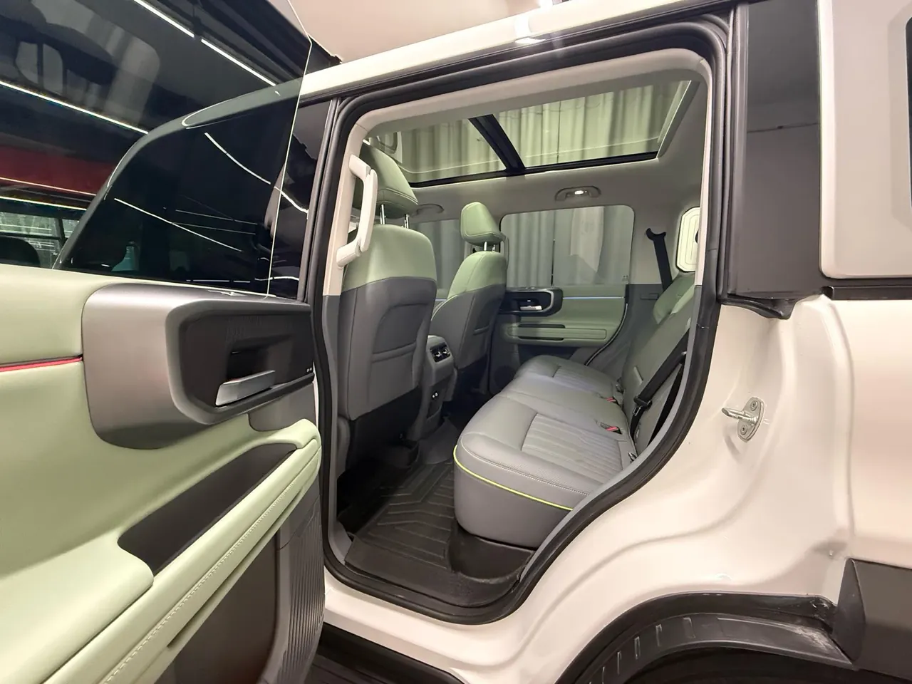 Beijing 2024 BJ40 2.0T City Hunter Edition Chivalrous Automatic Gear 5