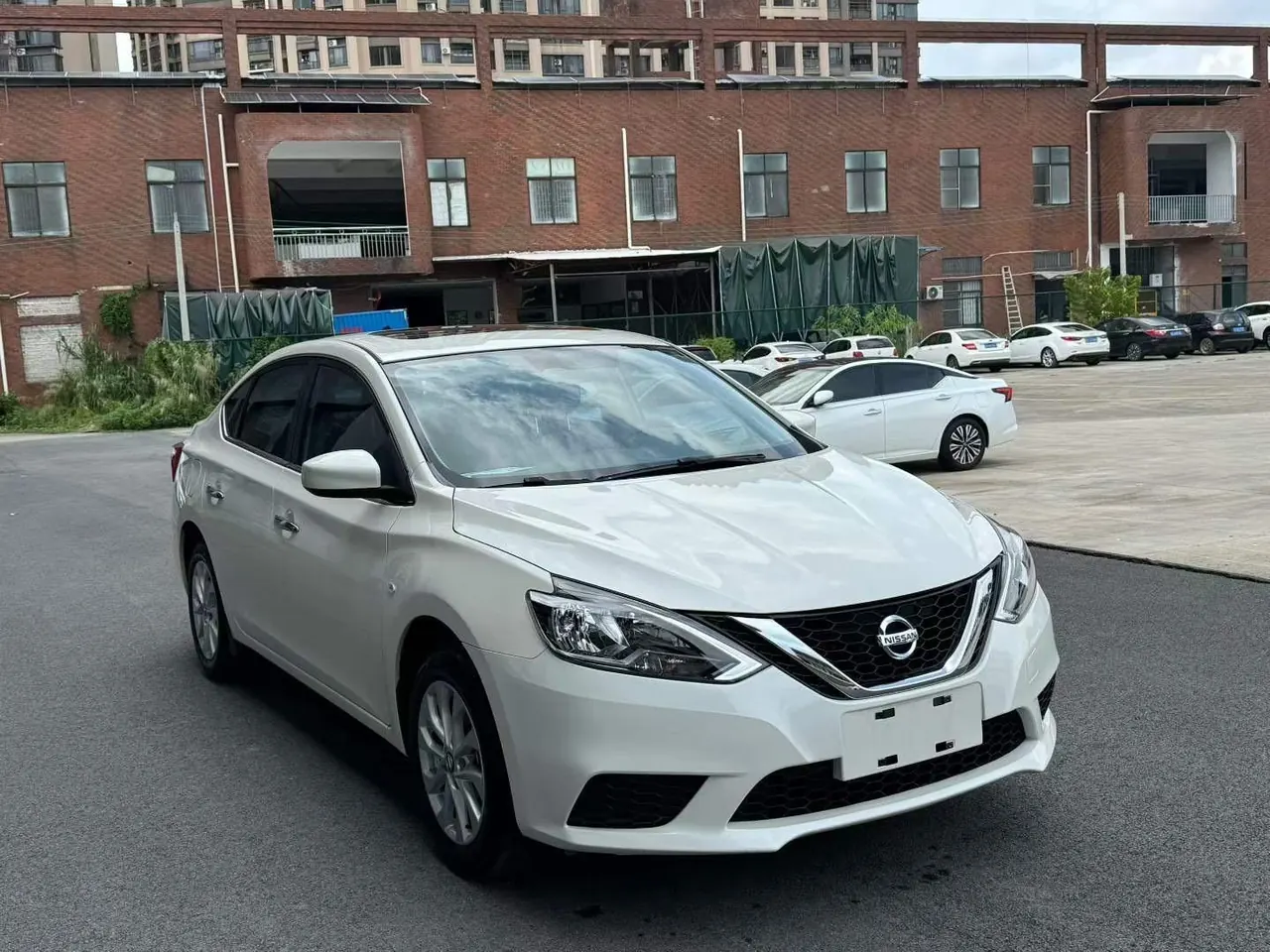 Nissan 2024 Sylphy Classic 1.6 Stepless XL Deluxe Automatic Gear 3