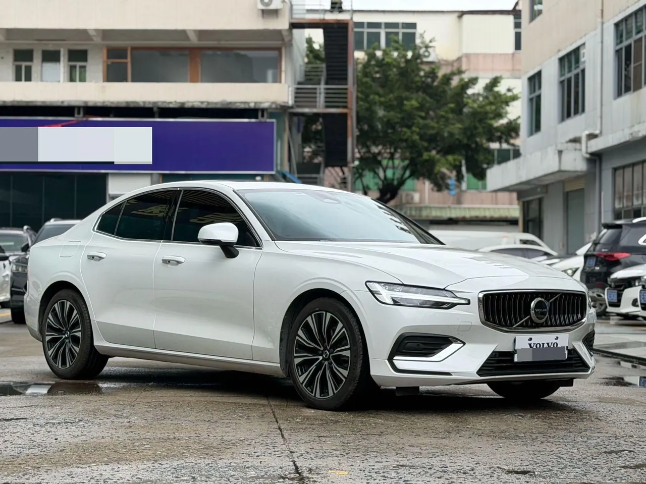 Volvo 2025 S60 48V 2.0T B4 Zhiyuan Deluxe Edition Automatic Gear 3