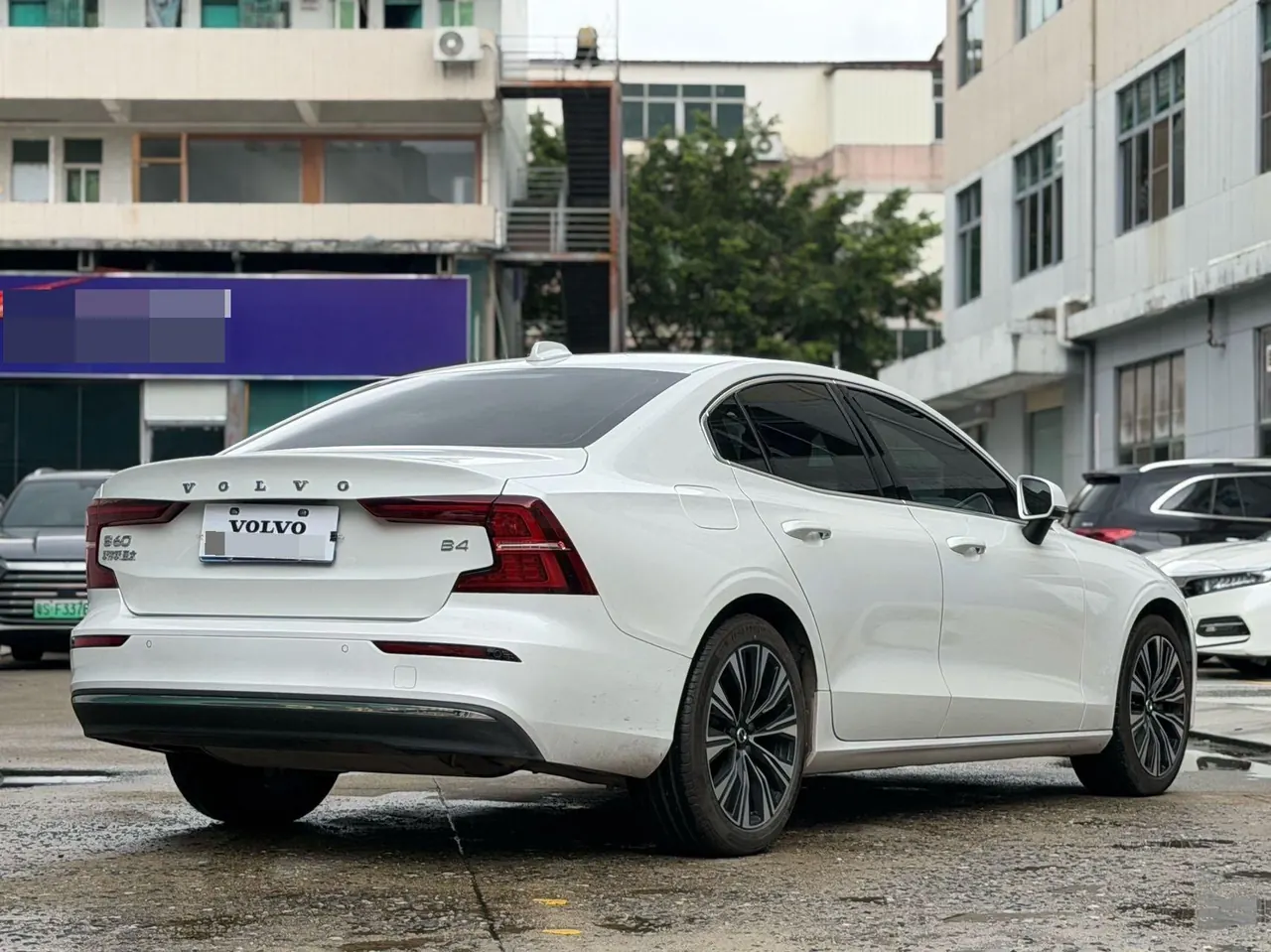 Volvo 2025 S60 48V 2.0T B4 Zhiyuan Deluxe Edition Automatic Gear 9
