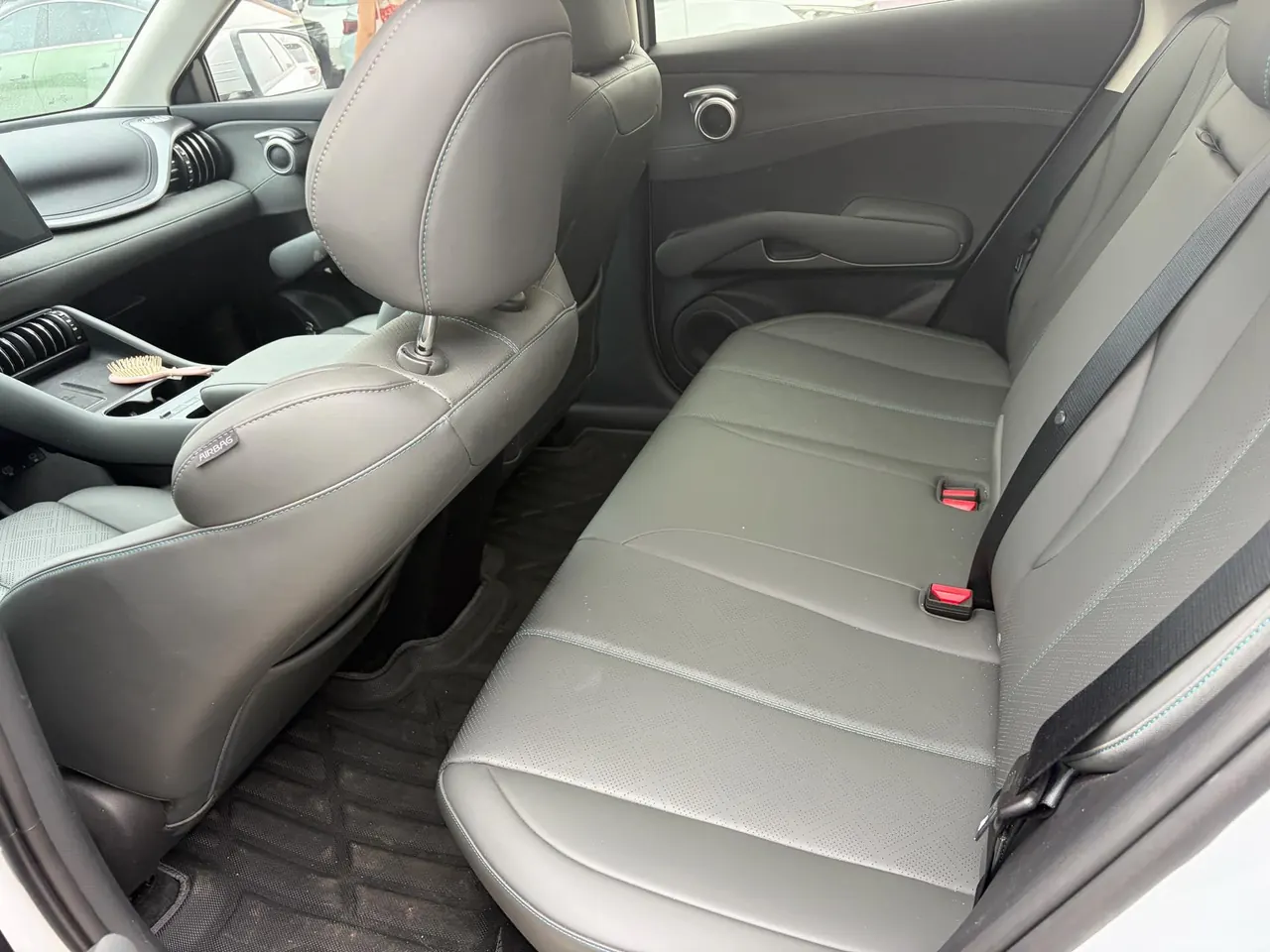 BYD 2024 Yuan UP 401KM Leading Automatic Gear 3
