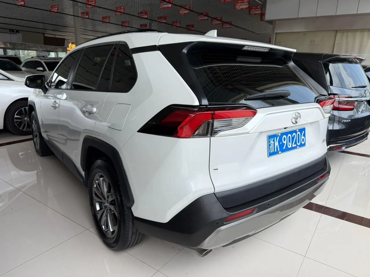 Toyota 2023 RAV4 Rongbo 2.0 Stepless Two-Drive Fashion Plus Edition Automatic Gear 3